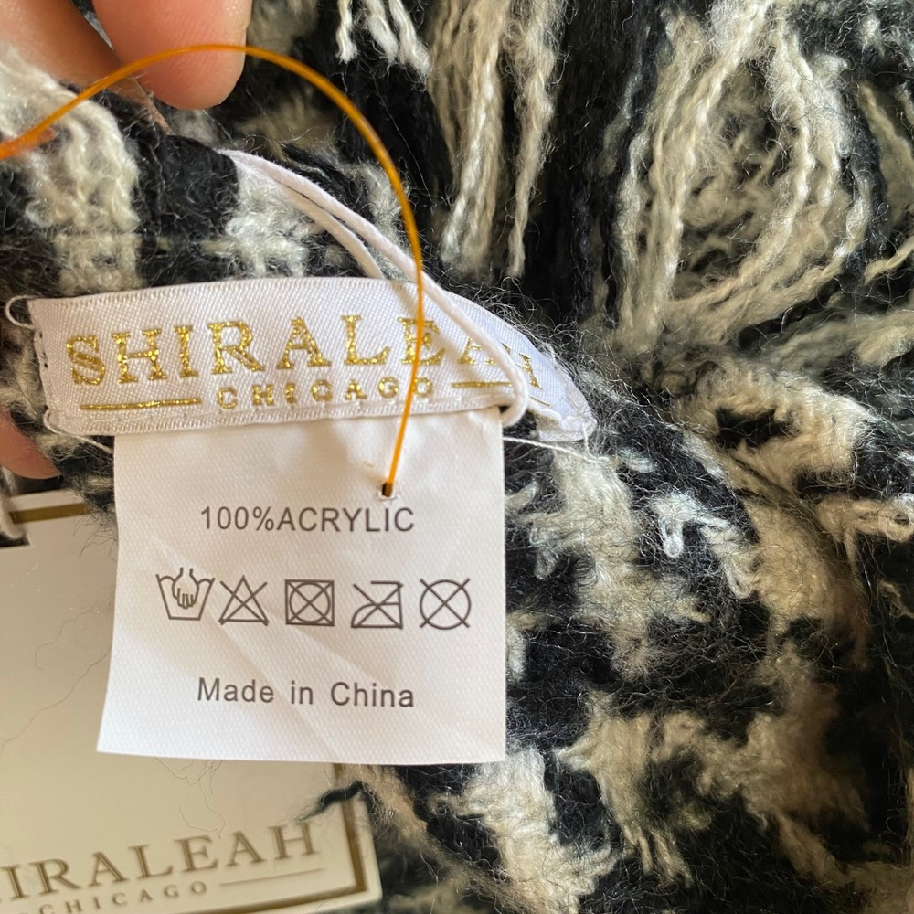 Shiraleah Chicago Barrett Scarf Black White Houndstooth Oversized Blanket Fringe - Picture 5 of 7